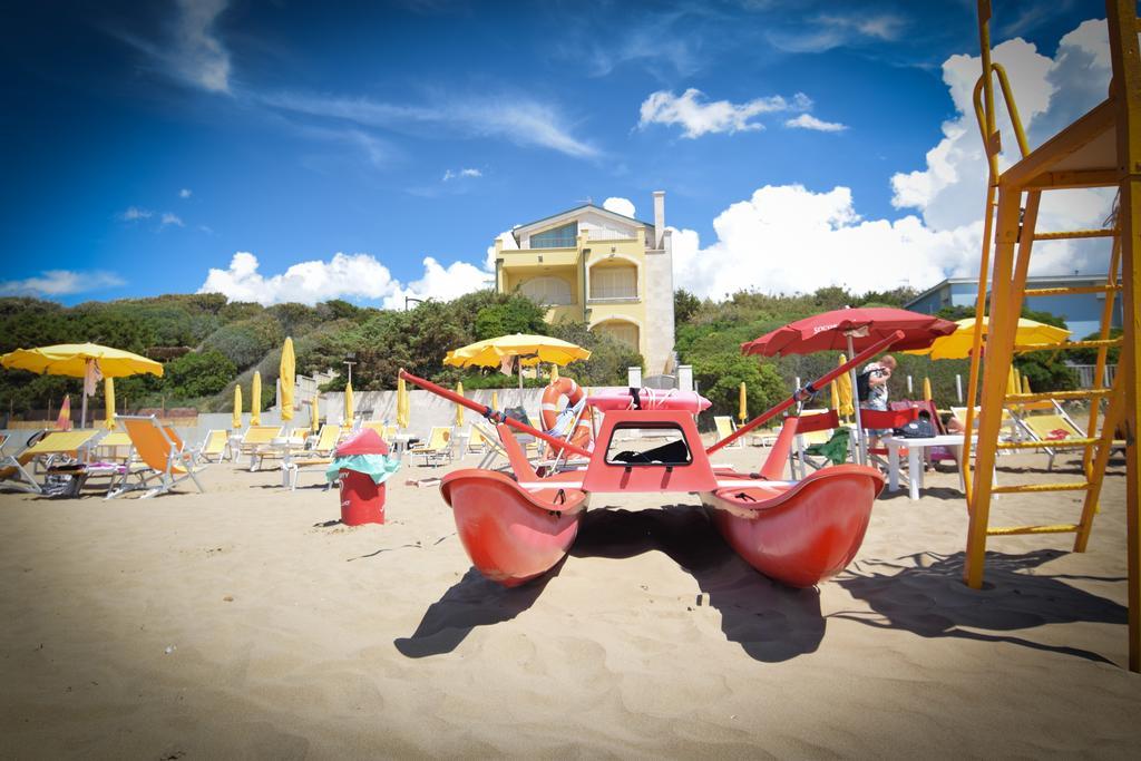 Hotel Villa Denia San Vincenzo Exteriör bild
