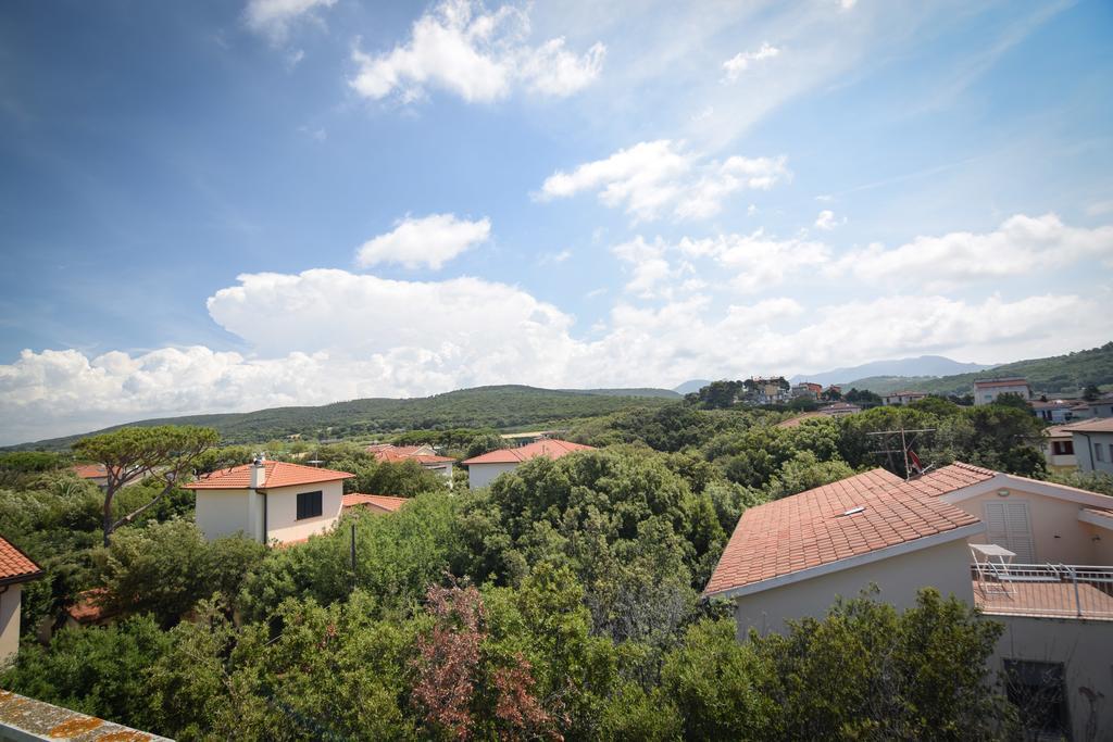 Hotel Villa Denia San Vincenzo Exteriör bild