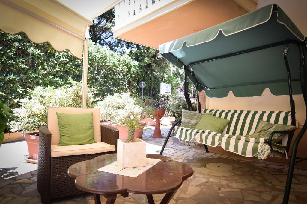 Hotel Villa Denia San Vincenzo Exteriör bild