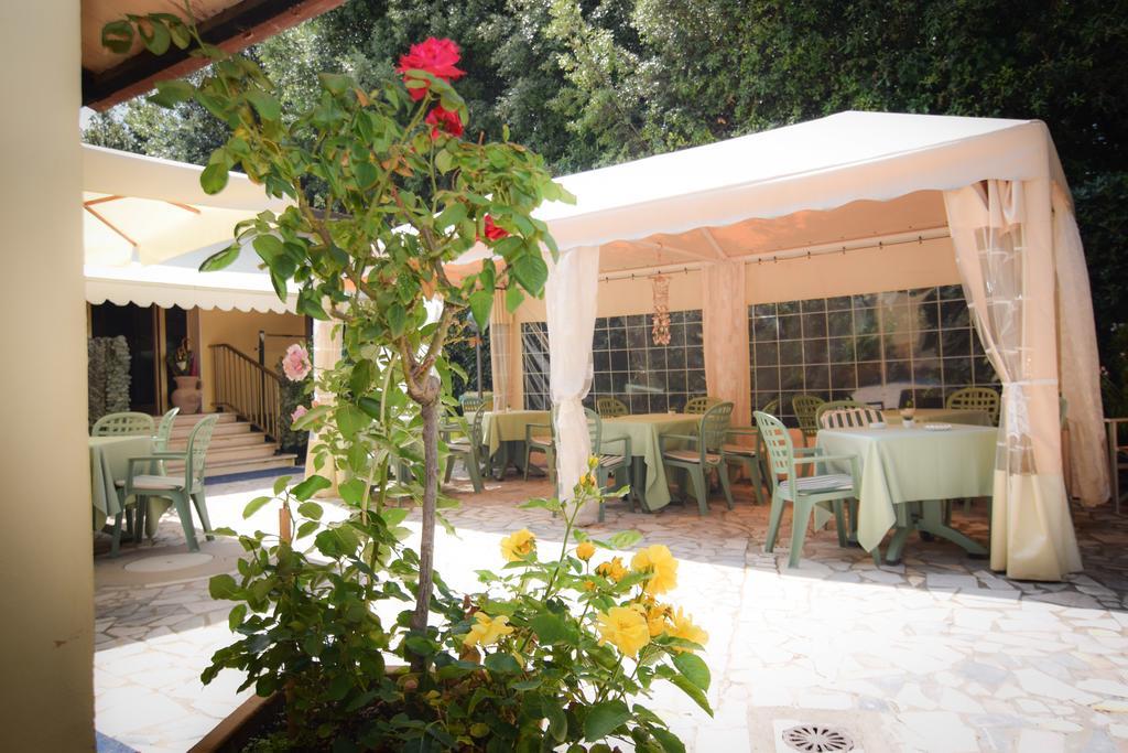 Hotel Villa Denia San Vincenzo Exteriör bild