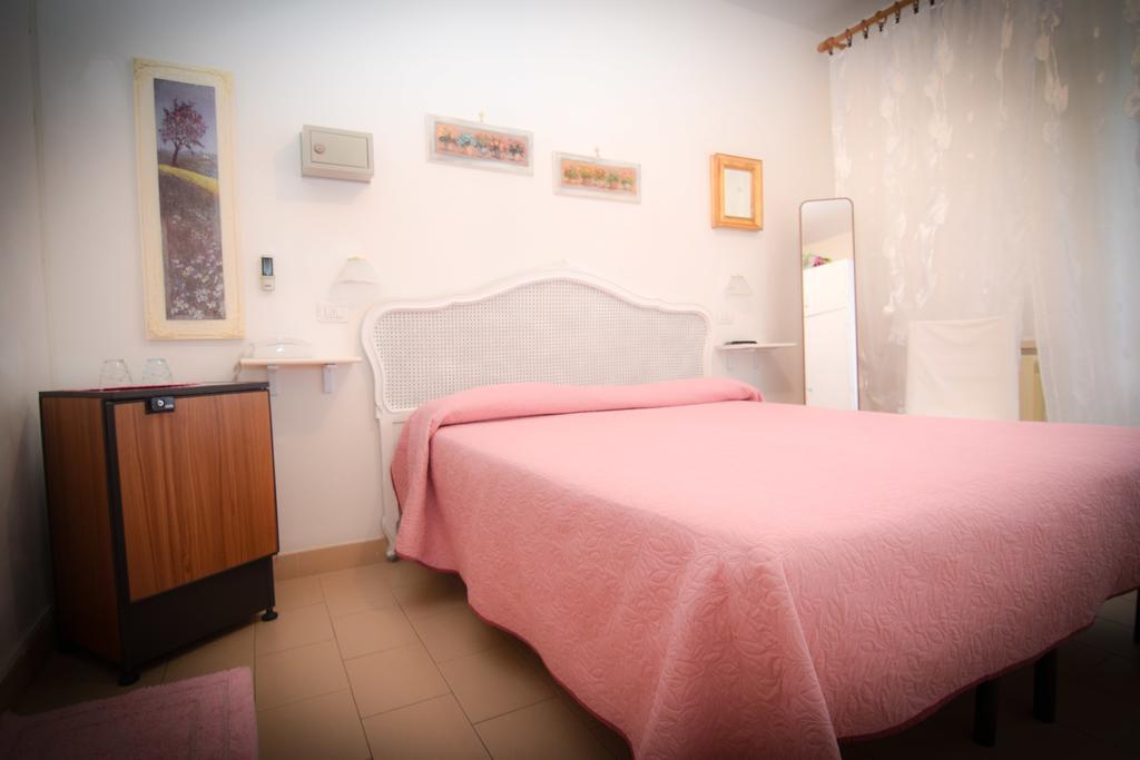 Hotel Villa Denia San Vincenzo Exteriör bild