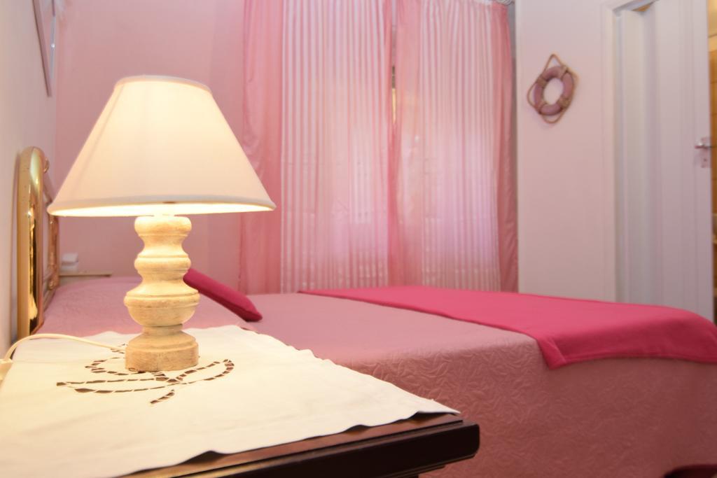 Hotel Villa Denia San Vincenzo Exteriör bild