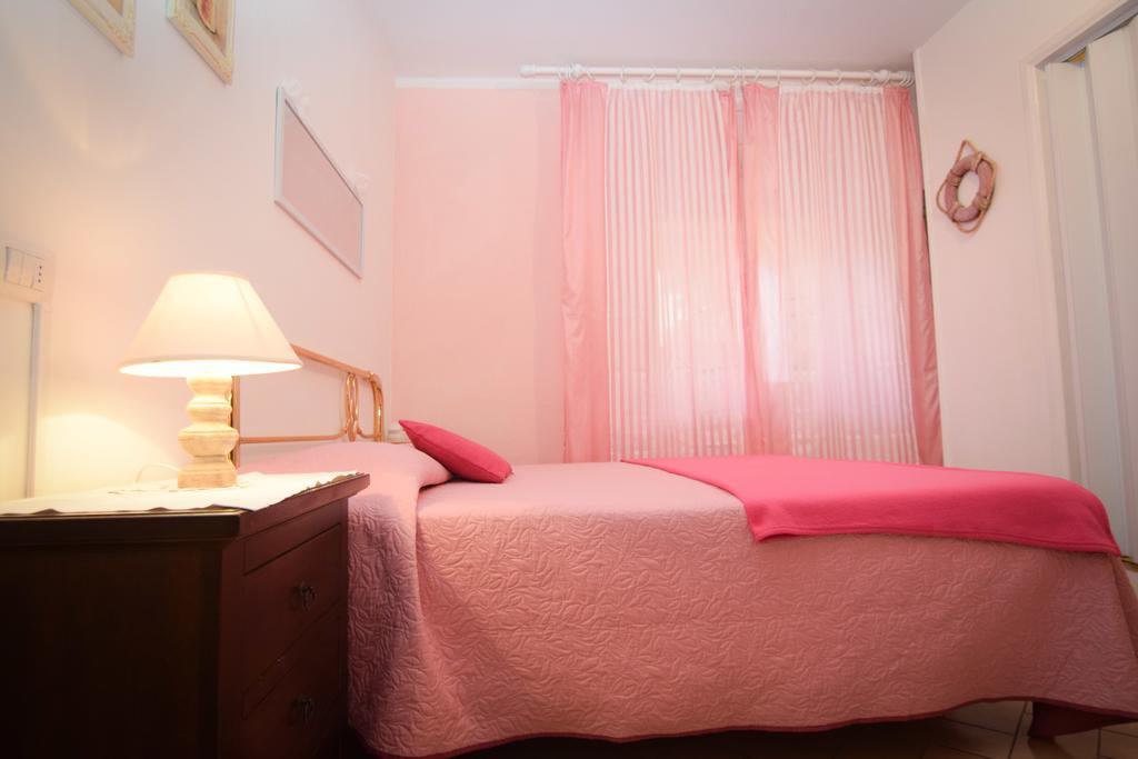 Hotel Villa Denia San Vincenzo Exteriör bild