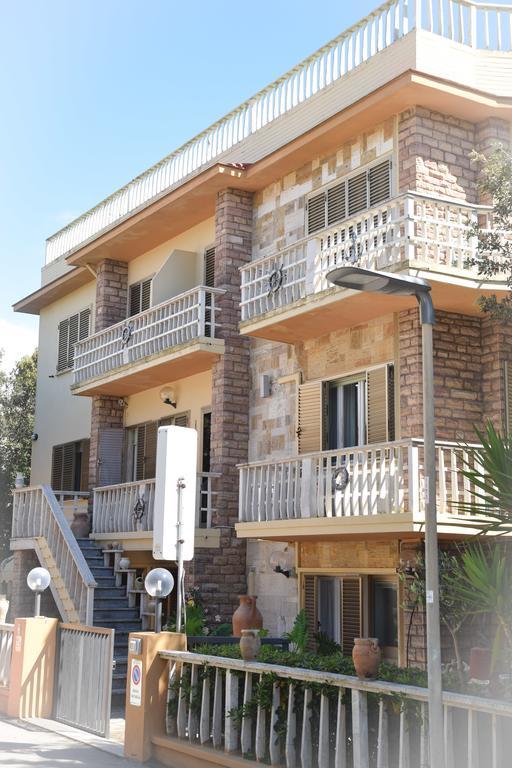 Hotel Villa Denia San Vincenzo Exteriör bild